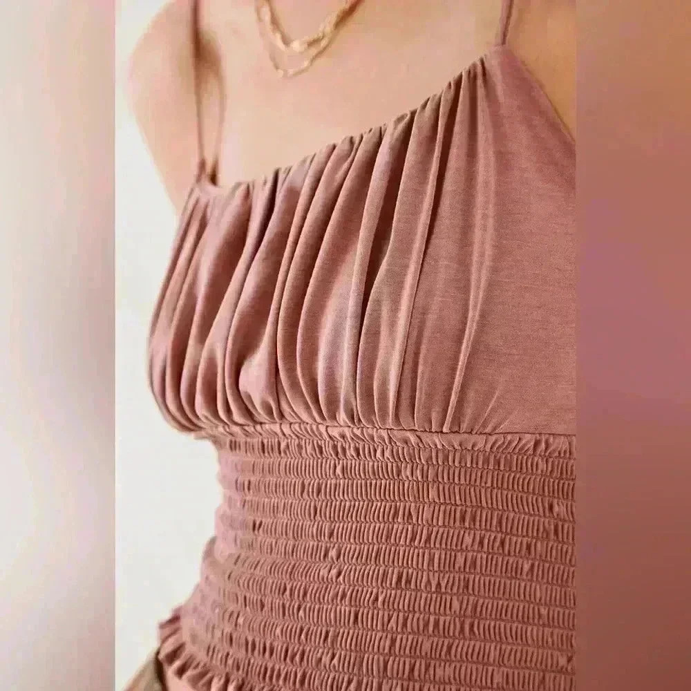 Urban Outfitters Emma Cupro Smocked Cami Crop Top Size Medium - Picture 3 of 7